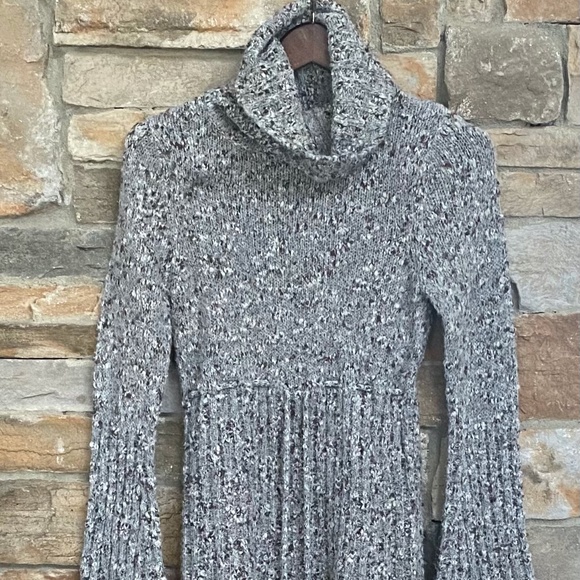 Knit Turtleneck Sweater - Picture 7 of 8